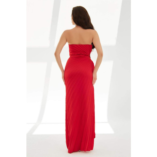 Red Plisoley Long Evening Dress With Stone Slit On The Side