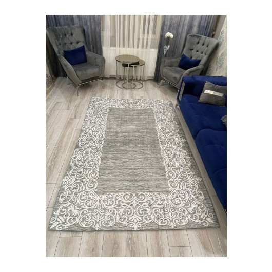 Gray Silk Rug Case With Frame Decoration