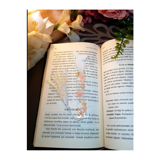 Epoxy Gold Leaf Real Dried Flower Fish Figure Bookmark