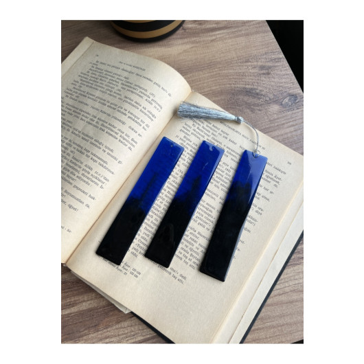 فاصلة للكتب من الايبوكسي زرقاء مزينة