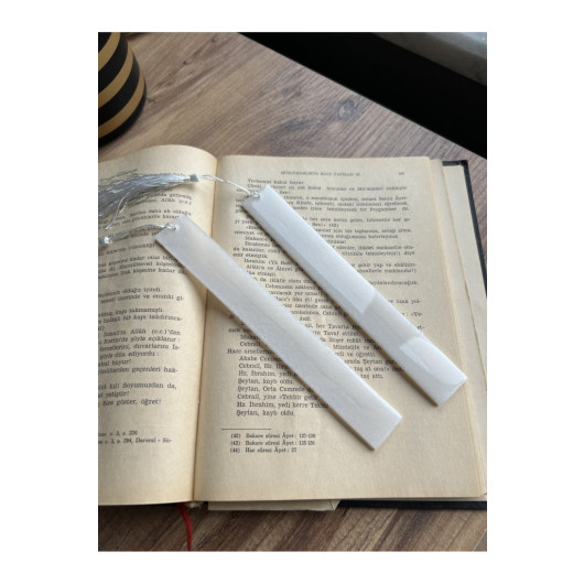 Pearlescent Leaf Epoxy Bookmark 1 Piece, Pearlescent White