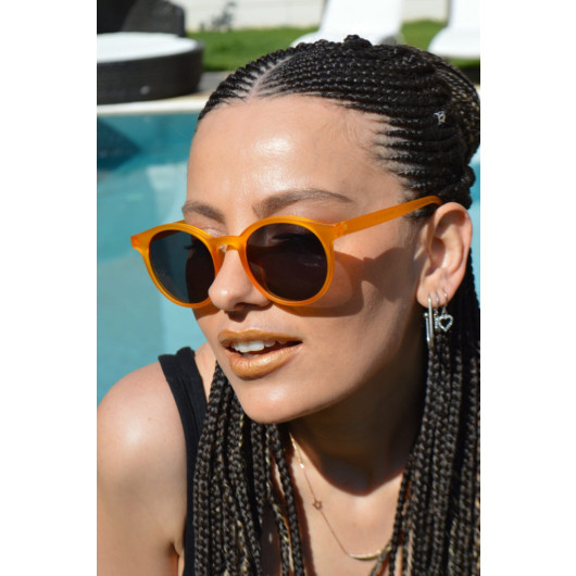 نظارة شمس برتقالية مناسبة للجنسين