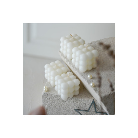 Decorative Set Of 4 White Colored Scented Bubbles