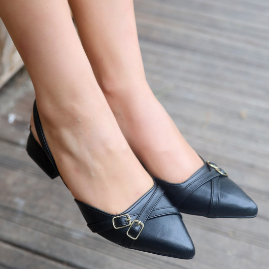 حذاء بكعب جلد أسود