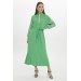 فستان طويل مويل خصر يربط وأكمام مزينة بلون أخضر عشبي