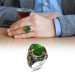 خاتم من الفضة عيار 925 بتصميم ملك من حجر الزركون لون أخضر