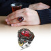 خاتم من الفضة عيار 925 بتصميم العدالة من حجر الزركون لون احمر