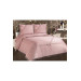غطاء سرير مزين بالدانتيل الفرنسي ومبطن لون وردي